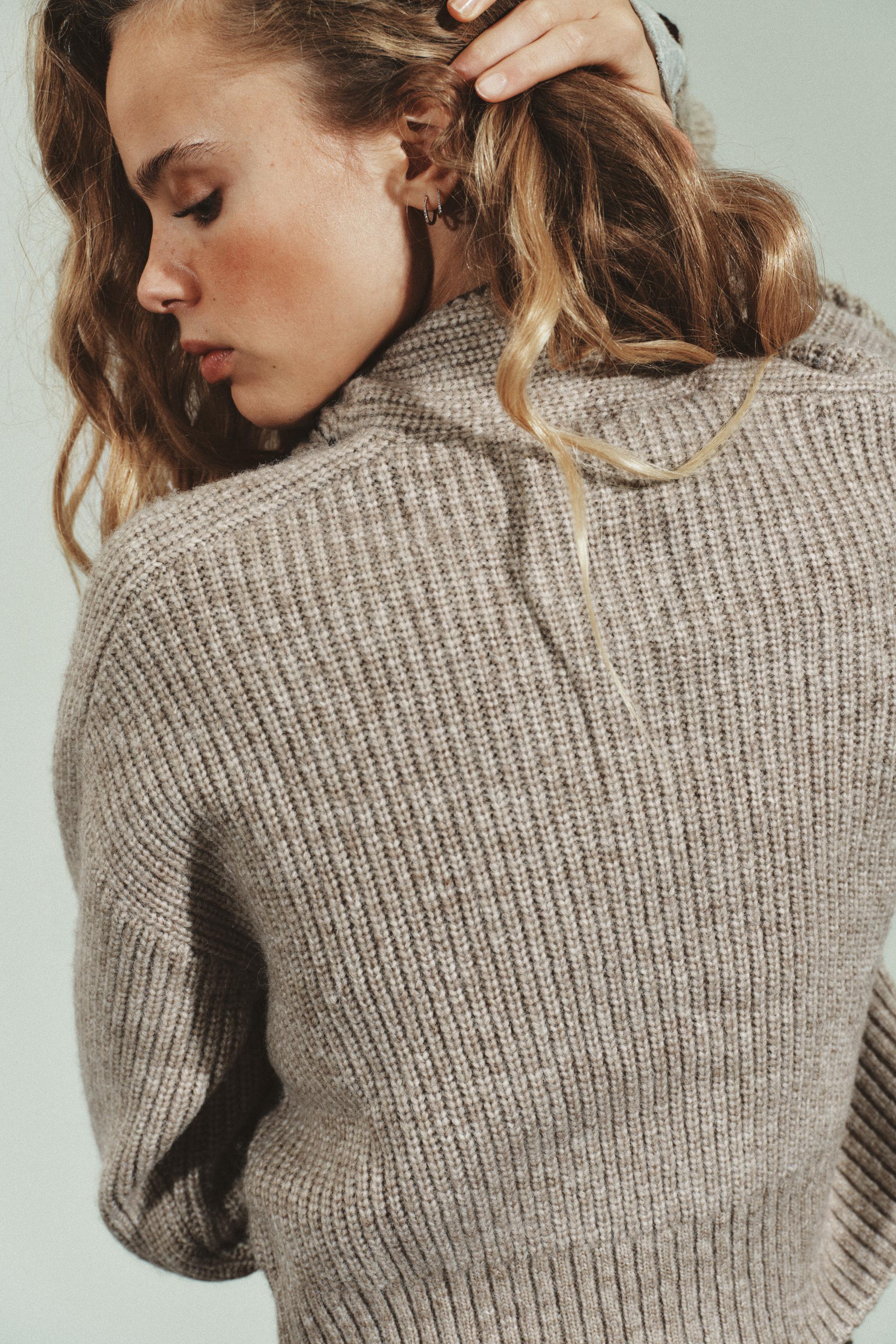 BOW KNIT JUMPER